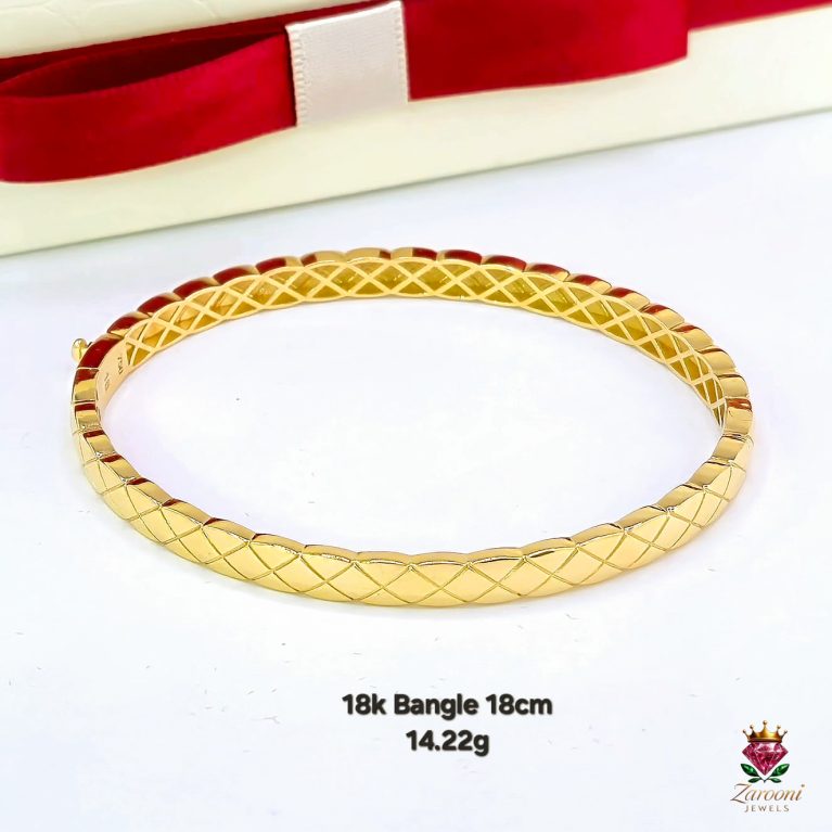 18K GOLD BANGLE